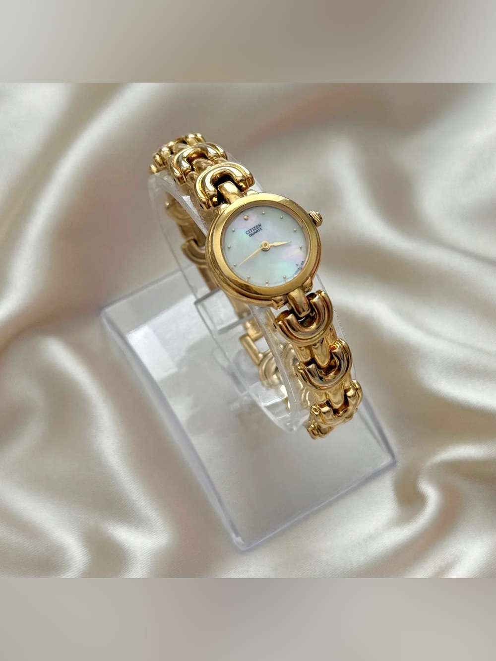 AUTHENTIC VINTAGE CITIZEN MOTHER-OF-PEARL WATCH - Picture 2 of 7